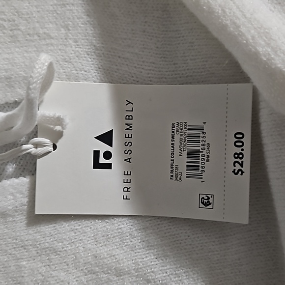 Free assembly thin long sleeved sweeter.. - Picture 4 of 5